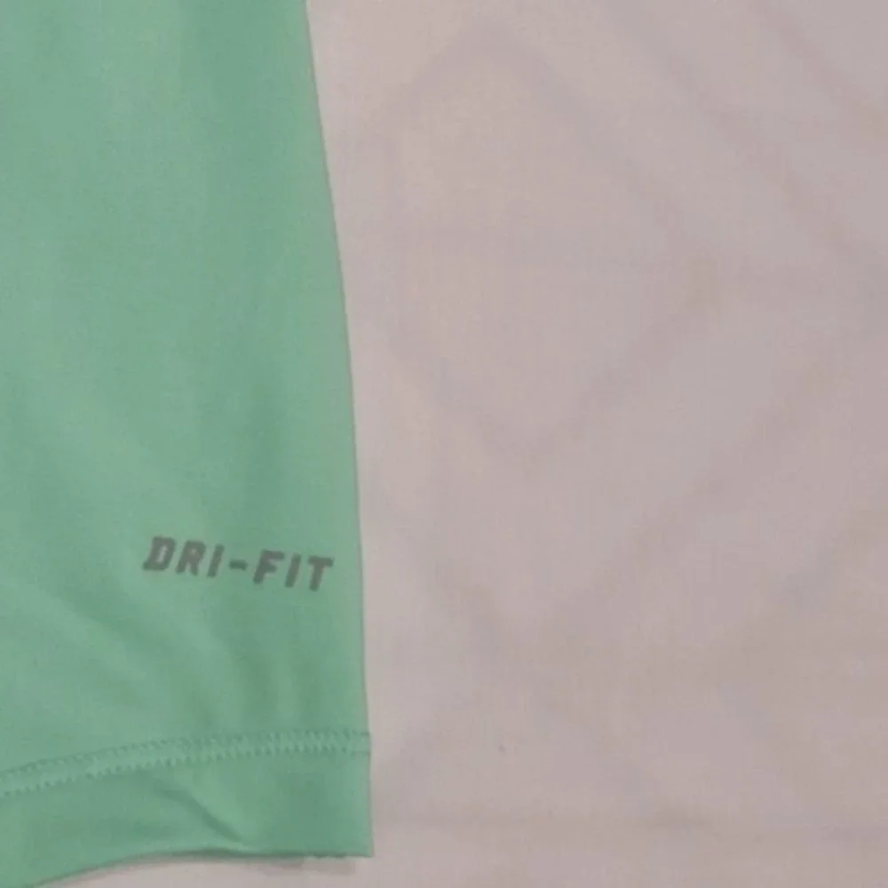 Nike Pro Dri-Fit Tank Womens Medium Green Racerback Running Gym TrainingEUC